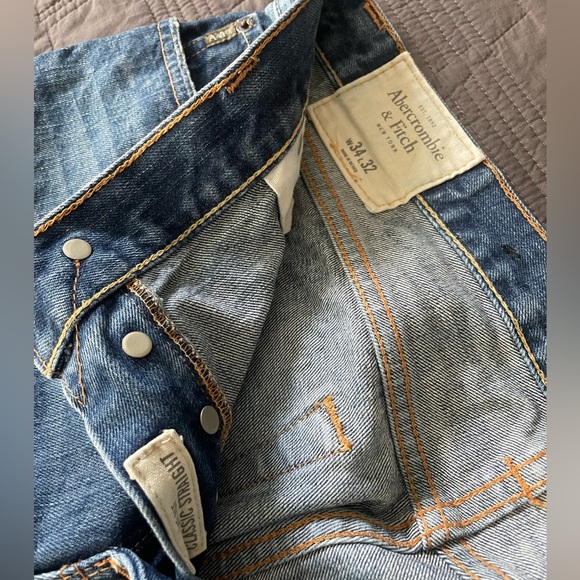 Distressed Blue Denim Jeans - Picture 2 of 4